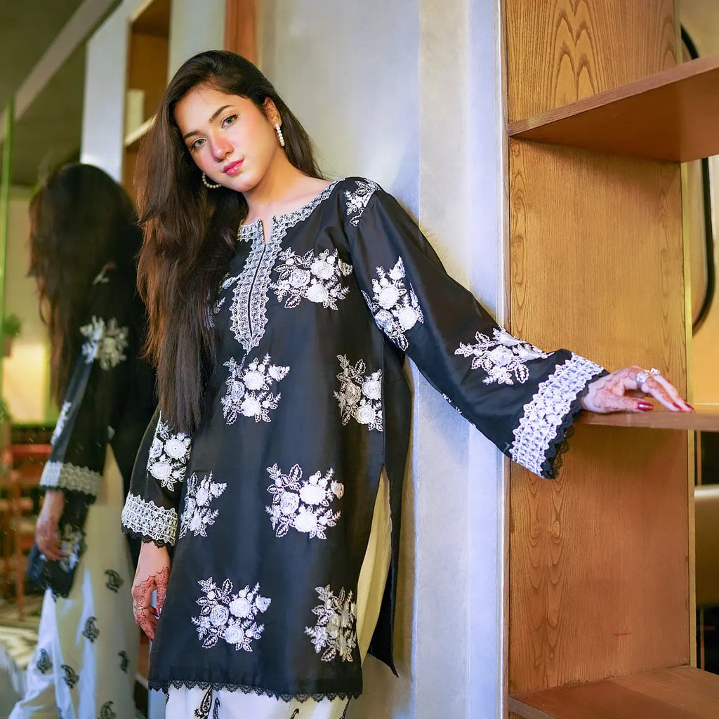 Black Flora 2pc