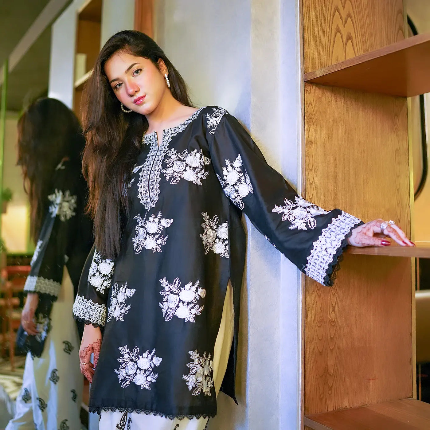 Black Flora 2pc
