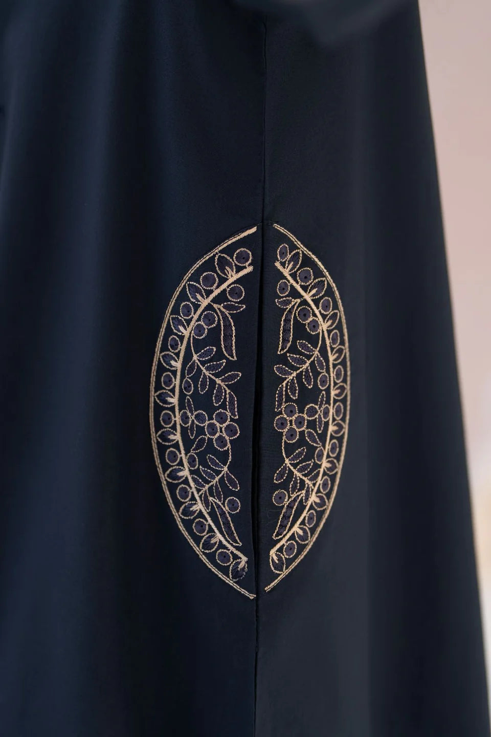 Embroidered Sereen 2PCS