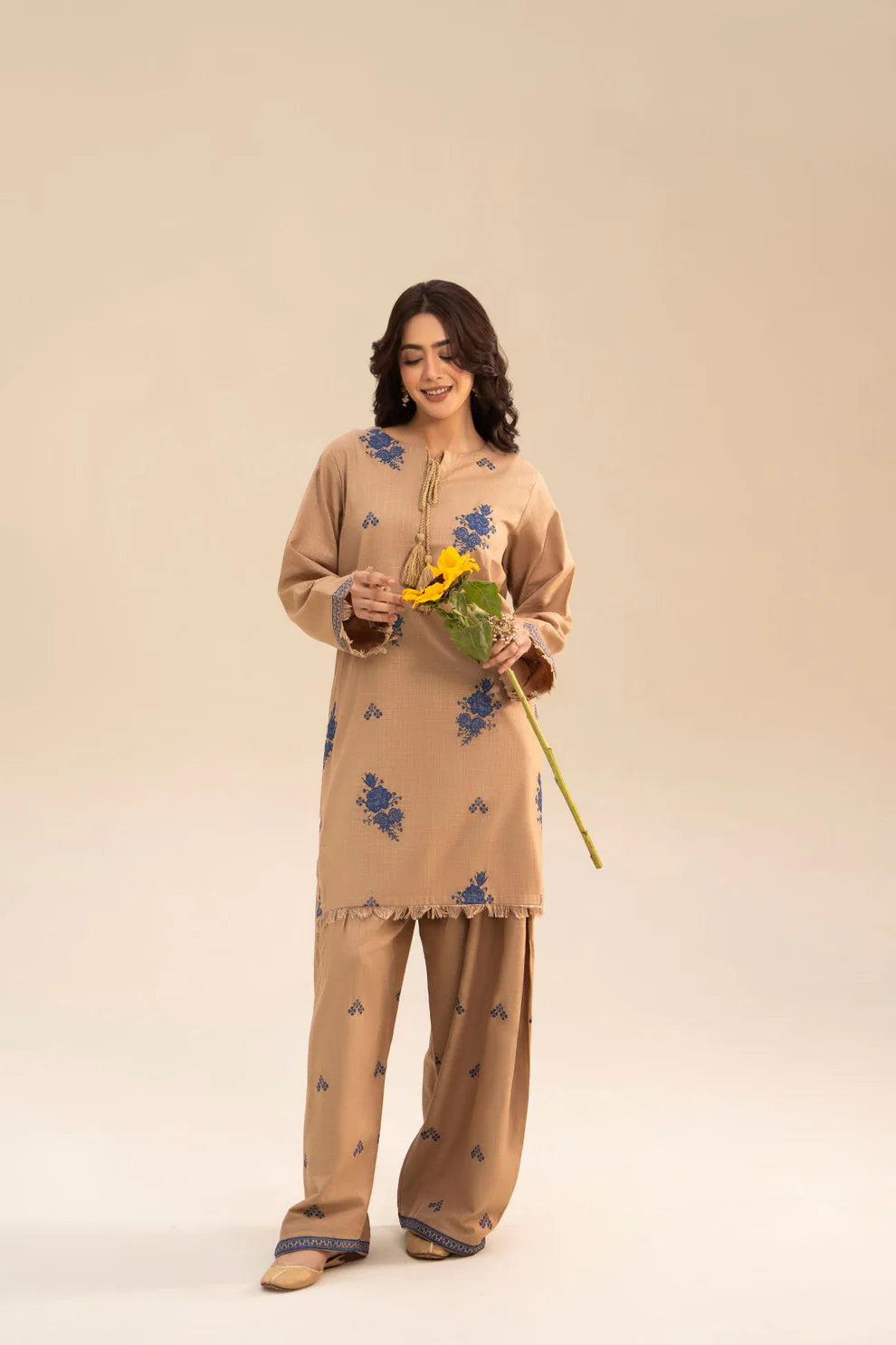 Embroidered Amira 2PCS