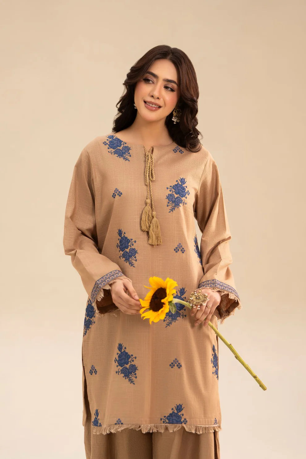 Embroidered Amira 2PCS