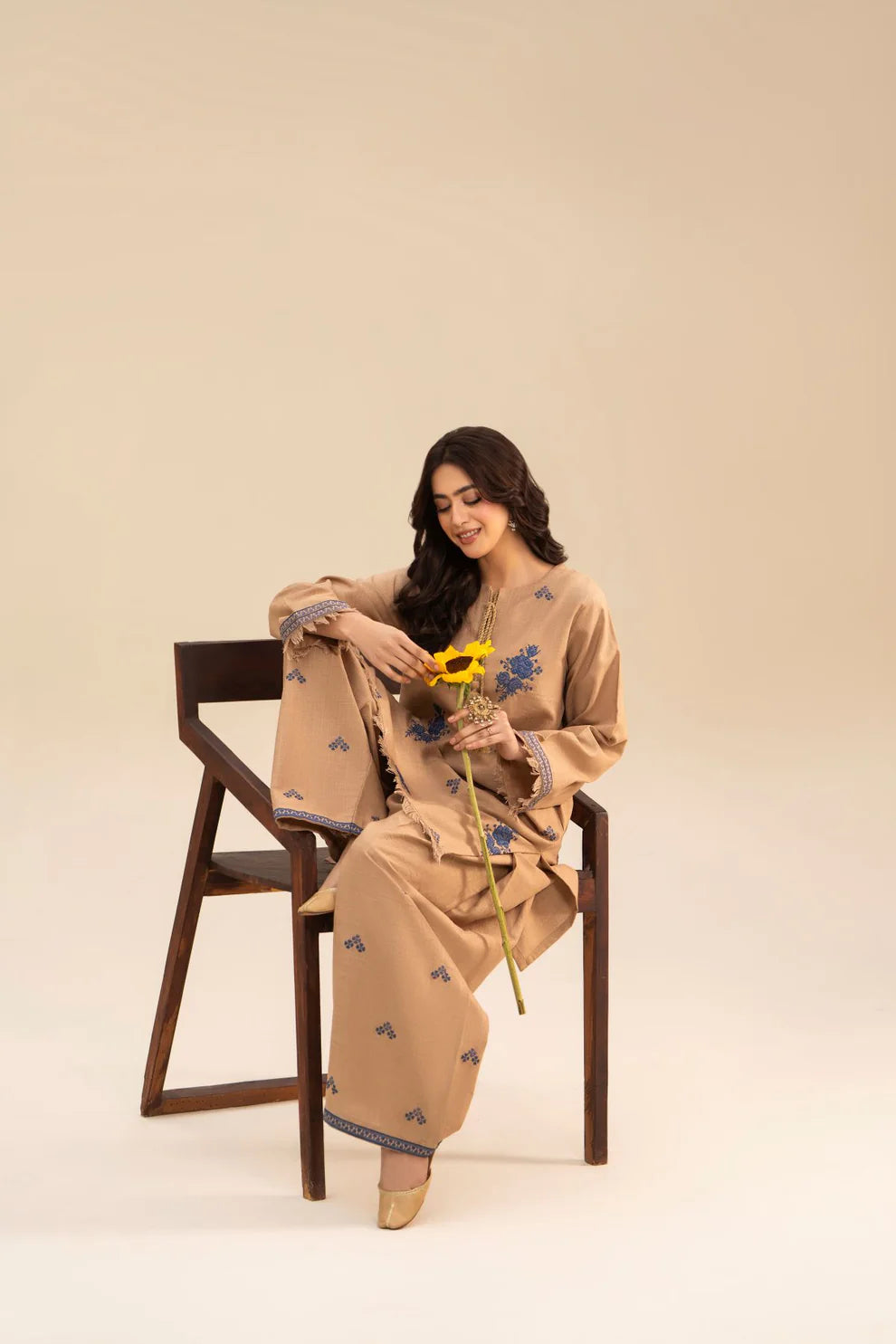 Embroidered Amira 2PCS