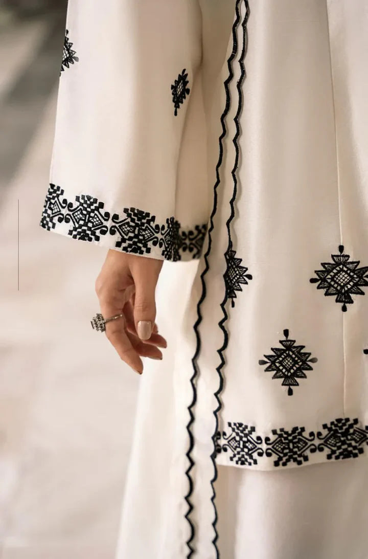 Embroidered Juliet 3PCS